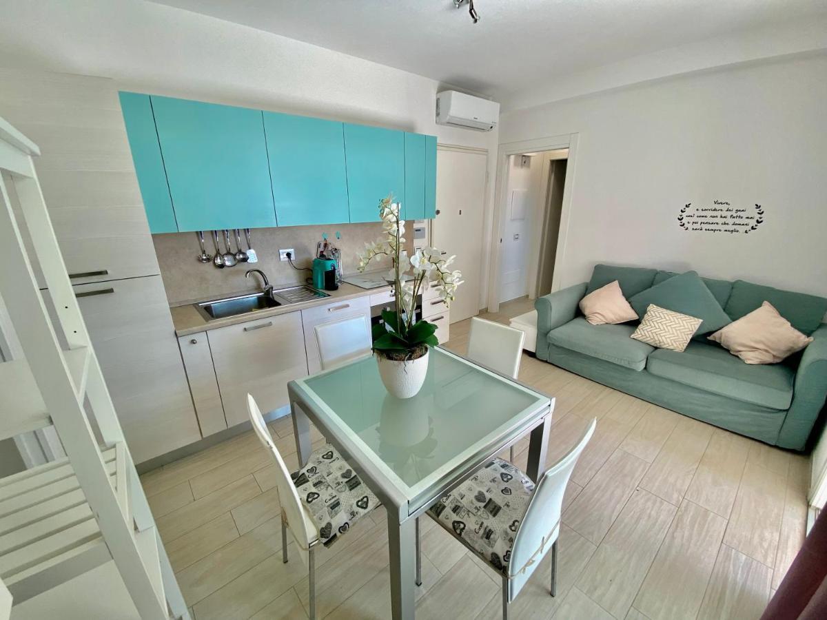 Appartamento Al Mare Con Giardino, Spiaggia E Piscina 알바아드리안티카 외부 사진